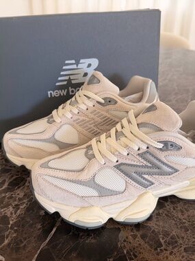 New Balance 9060 - sea salt concrete & silver metallic M7.5/W9